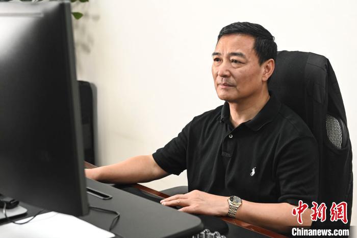 华南农业大学国家农业制度与发展研究院院长罗必良教授。 陈骥旻 摄 华南农业大学国家农业制度与发展研究院院长罗必良教授。 陈骥旻 摄